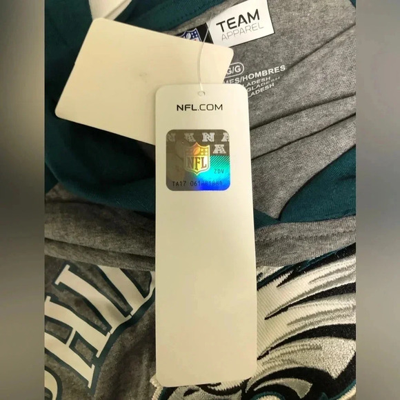 Philadelphia Eagles Thin Hoodie - Picture 6 of 7